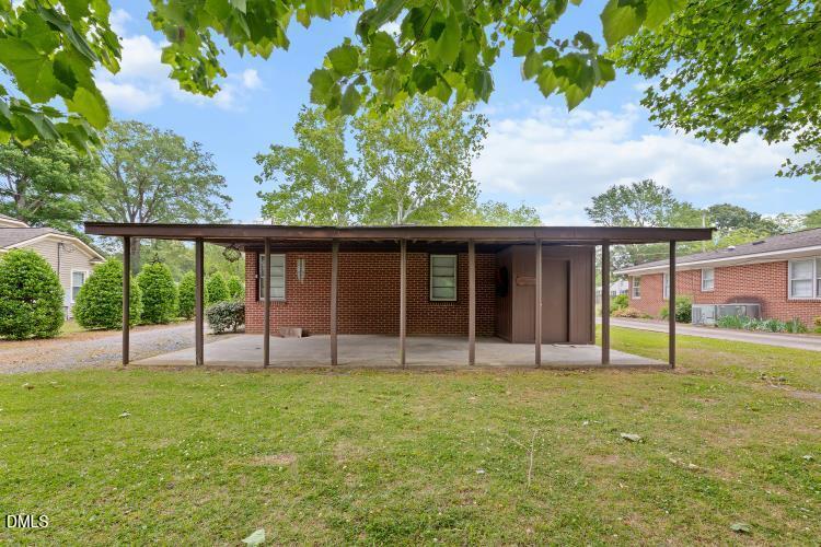 605 Baker St, Four Oaks, NC 27524