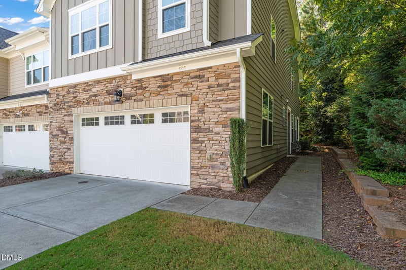 605 Birchwood Crest Trl, Cary, NC 27513