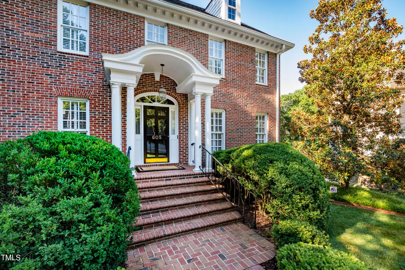 605 Chalfant Ct, Raleigh, NC 27607