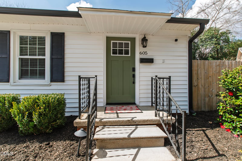 605 Chatham Ln, Raleigh, NC 27610
