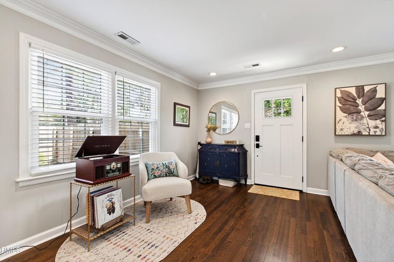 605 Chatham Ln, Raleigh, NC 27610