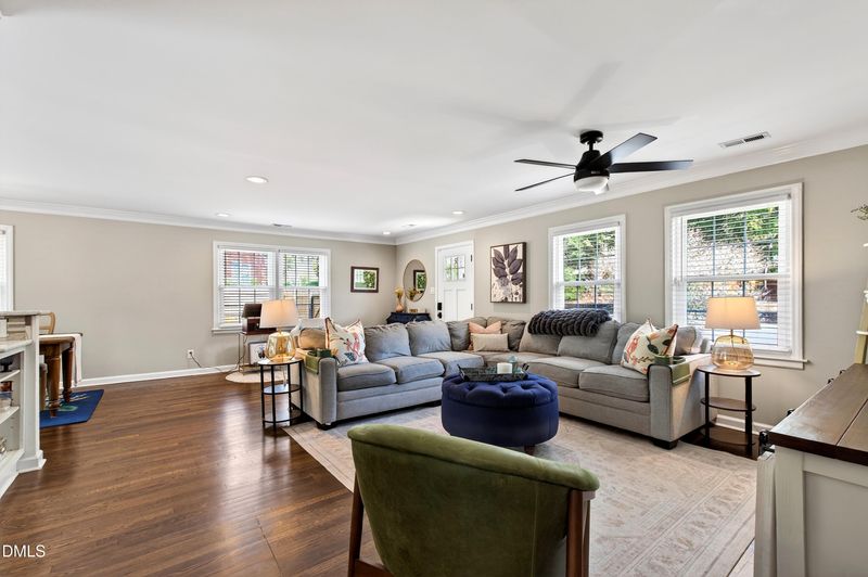 605 Chatham Ln, Raleigh, NC 27610