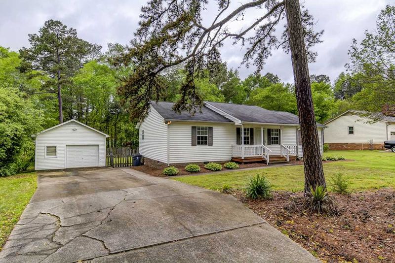 605 Chivalry Dr, Durham, NC 27703