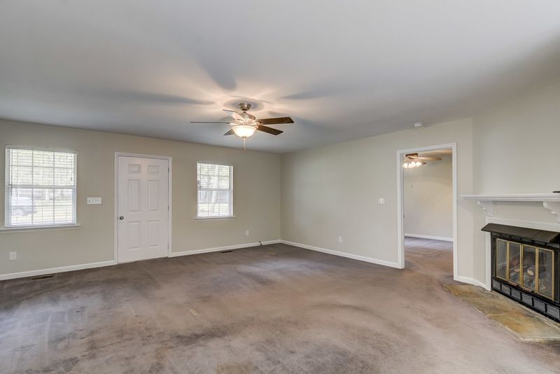 605 Chivalry Dr, Durham, NC 27703