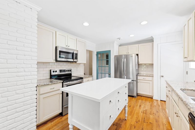 605 Currituck Dr, Raleigh, NC 27609