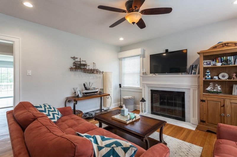 605 Dixie Trl, Raleigh, NC 27607