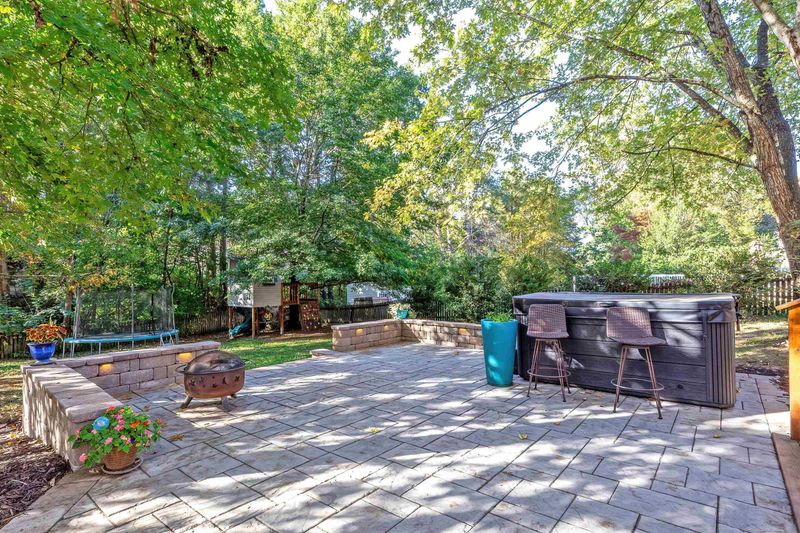 605 W Holding Ave, Wake Forest, NC 27587