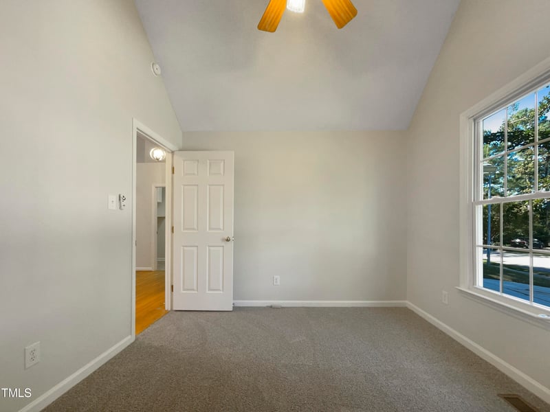 605 Holly Branch Dr, Holly Springs, NC 27540