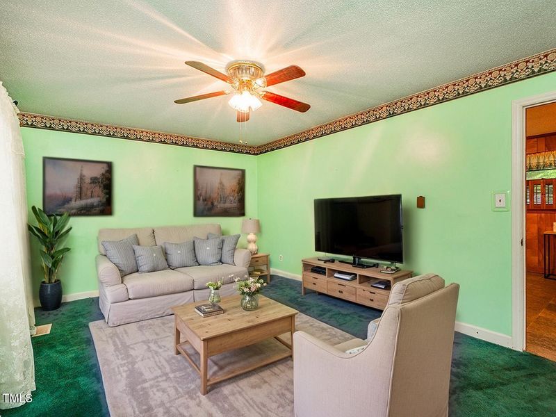 605 Mace Rd, Mebane, NC 27302