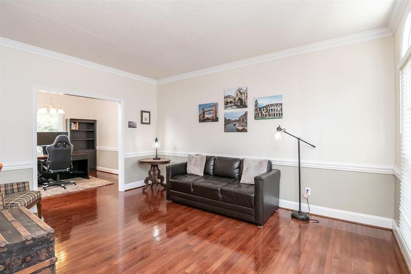 605 Modena Dr, Cary, NC 27513