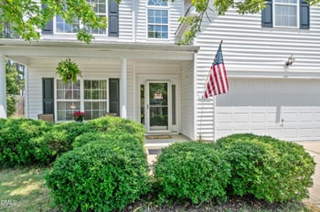605 Pyracantha Dr, Holly Springs, NC 27540