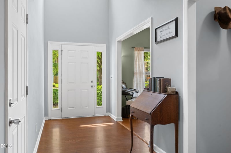 605 Pyracantha Dr, Holly Springs, NC 27540