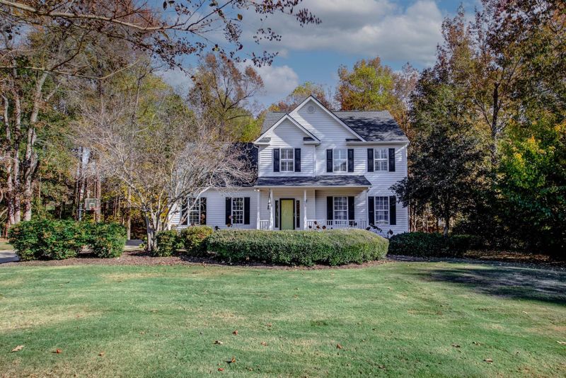 605 Raymond Dr, Clayton, NC 27527