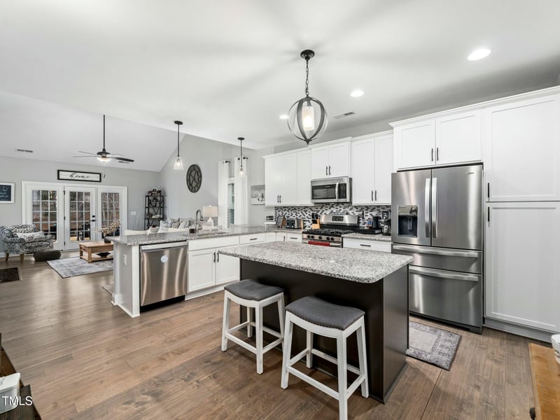 605 Richlands Cliff Dr, Youngsville, NC 27596