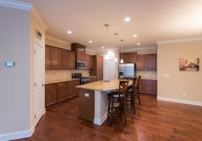 605 Rockcastle Dr, Cary, NC 27519