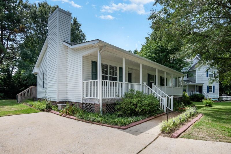 605 Vannoy Pl, Fuquay Varina, NC 27526