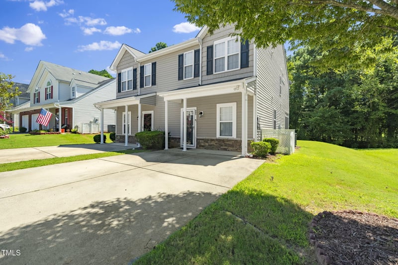 605 Woodson Dr, Clayton, NC 27527