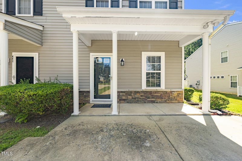 605 Woodson Dr, Clayton, NC 27527