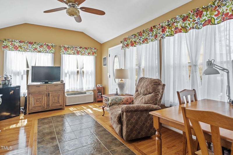 605 Wyndham Dr, Fuquay Varina, NC 27526