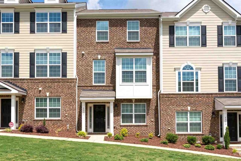 6051 Kentworth Dr, Holly Springs, NC 27540