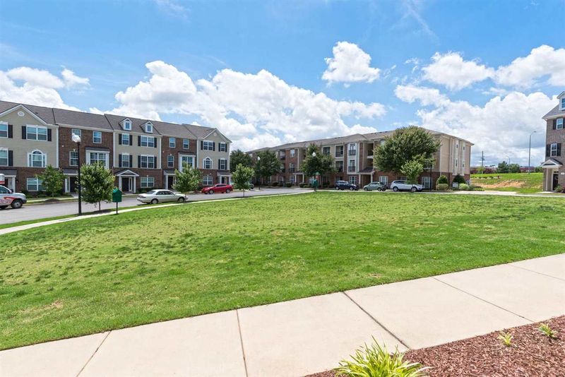 6051 Kentworth Dr, Holly Springs, NC 27540