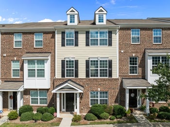 6052 Kentworth Dr, Holly Springs, NC 27540