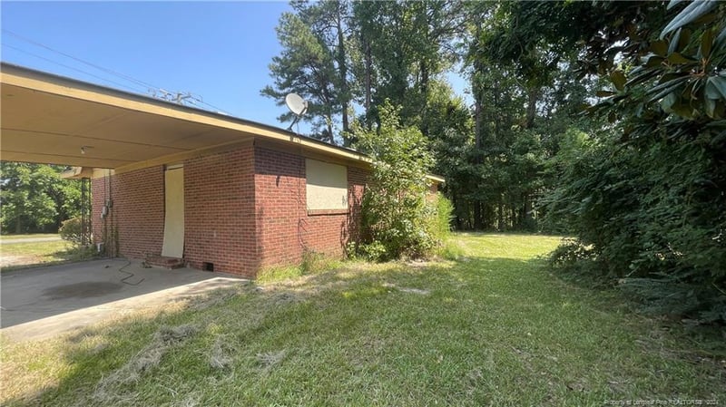 6055 Louise St, Fayetteville, NC 28314