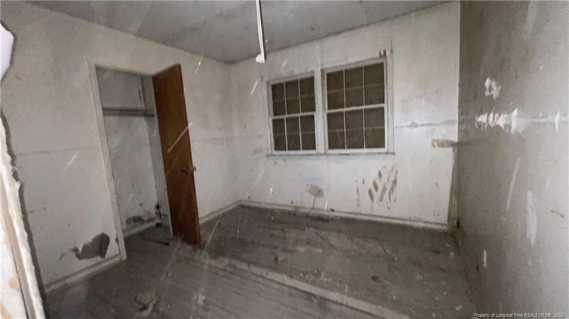 6055 Louise St, Fayetteville, NC 28314