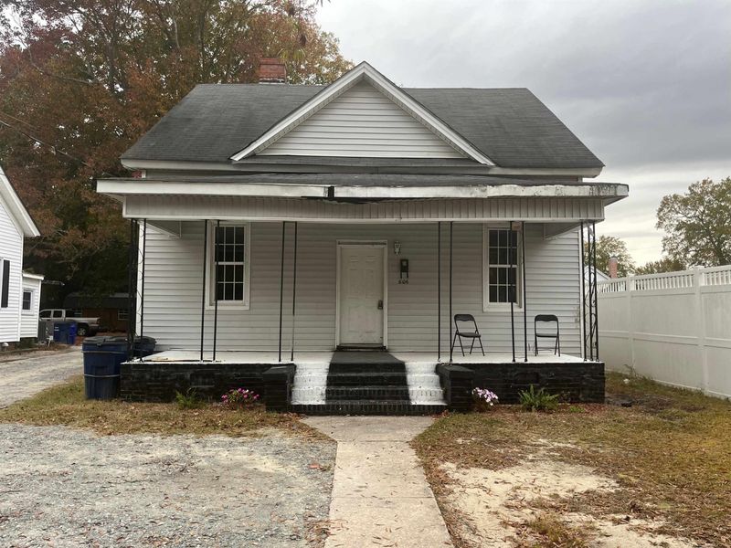 606 S 3rd St, Smithfield, NC 27577