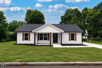 606 Bay St, Dunn, NC 28334