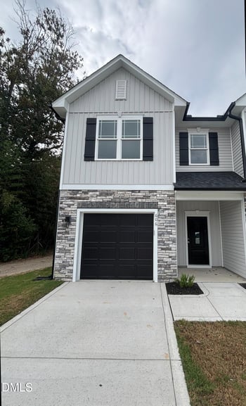 606 Blackmon St, Benson, NC 27504