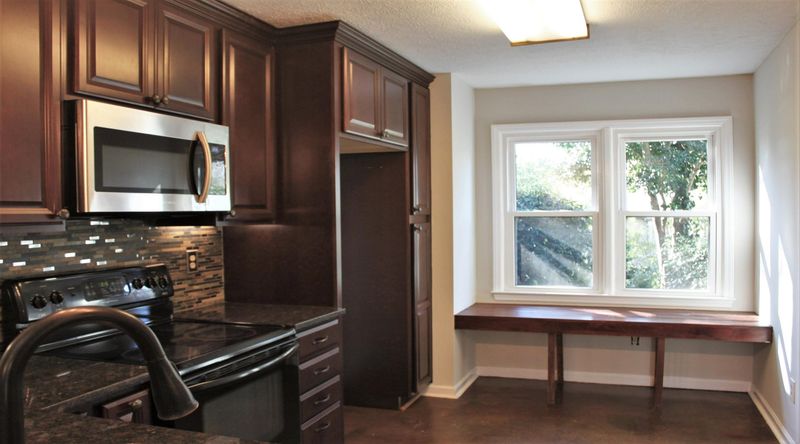 606 Broad Leaf Cir #606, Raleigh, NC 27613