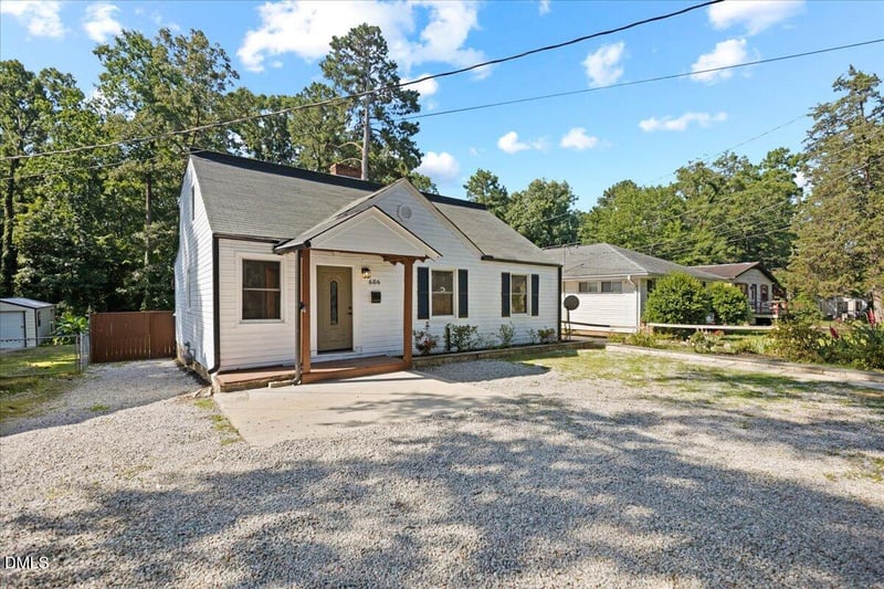 606 Club Blvd, Durham, NC 27704