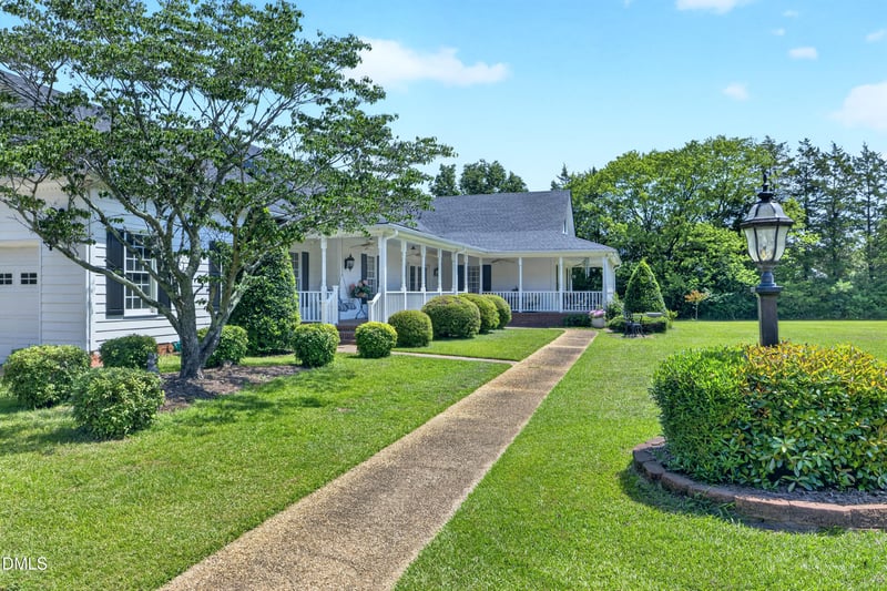 606 Country Ln, Cary, NC 27513