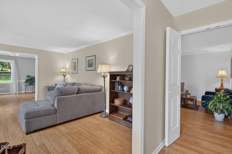 606 Crestview Dr, Durham, NC 27712