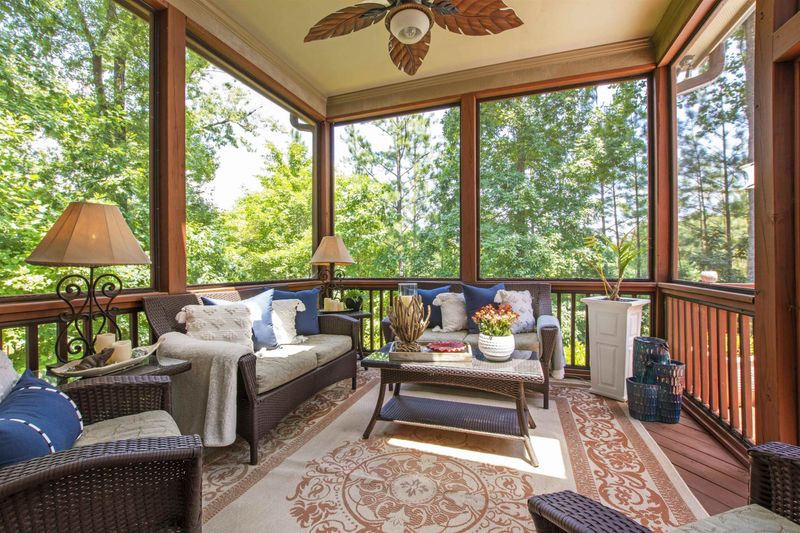 606 Davis Love Dr, Chapel Hill, NC 27517
