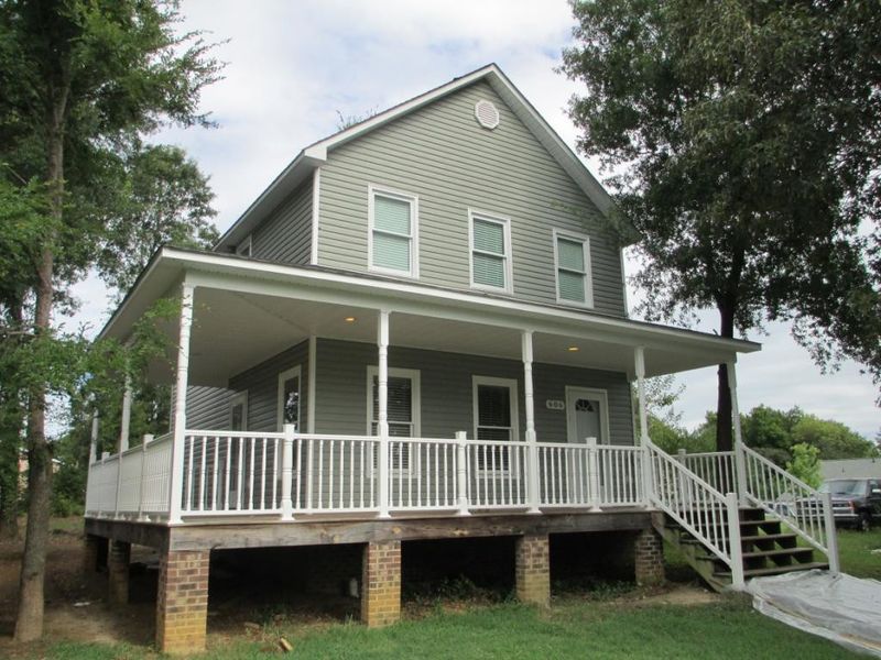 606 E Elm St, Graham, NC 27253
