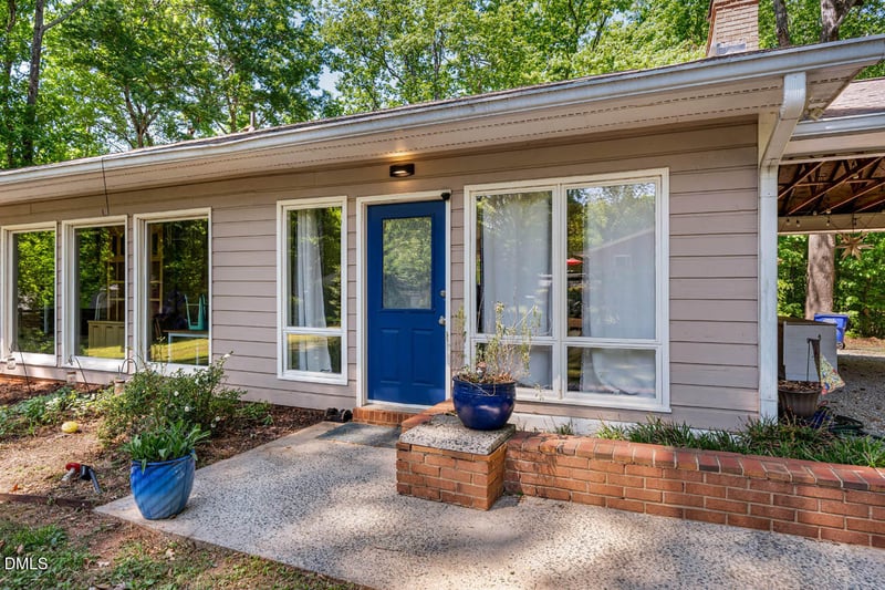 606 Greentree Dr, Hillsborough, NC 27278