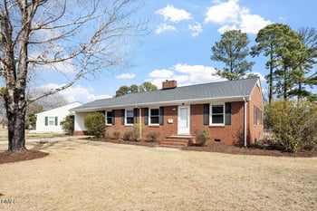 606 Harnett St, Benson, NC 27504