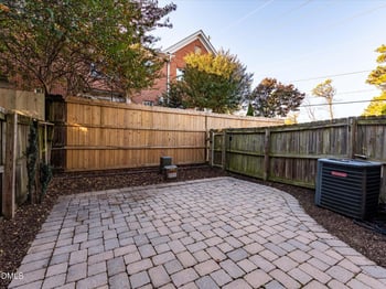 606 Highpark Ln, Raleigh, NC 27608