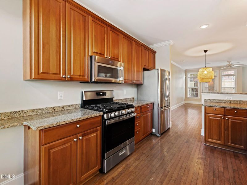 606 Highpark Ln, Raleigh, NC 27608