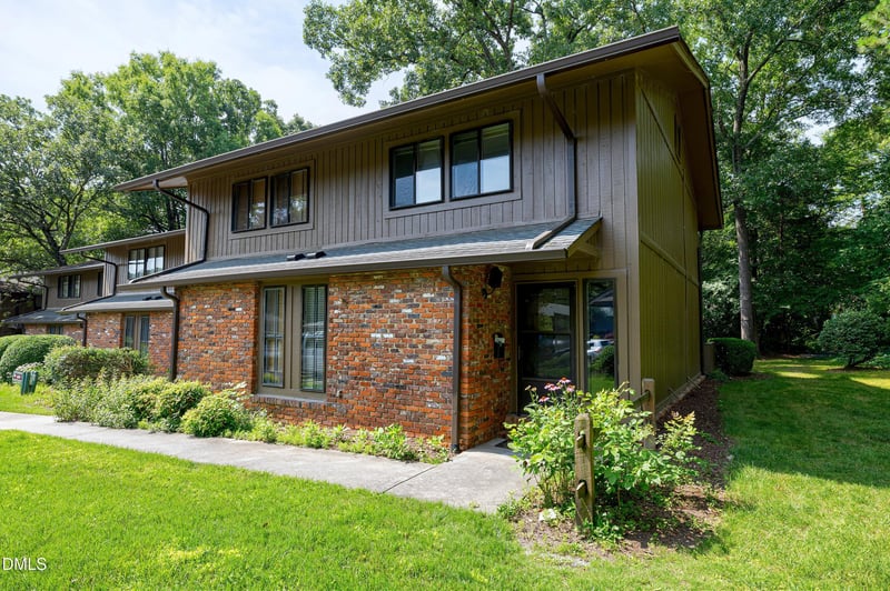 606 Oak Tree Dr, Chapel Hill, NC 27517