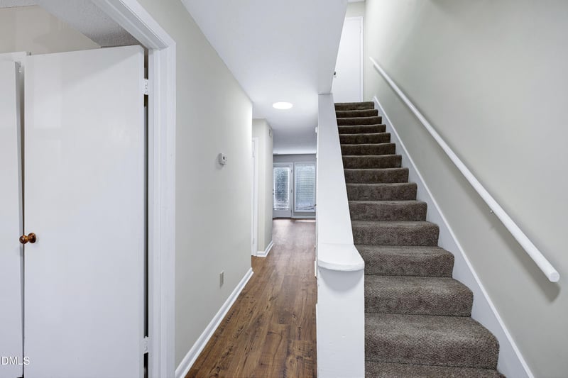 606 Oak Tree Dr, Chapel Hill, NC 27517