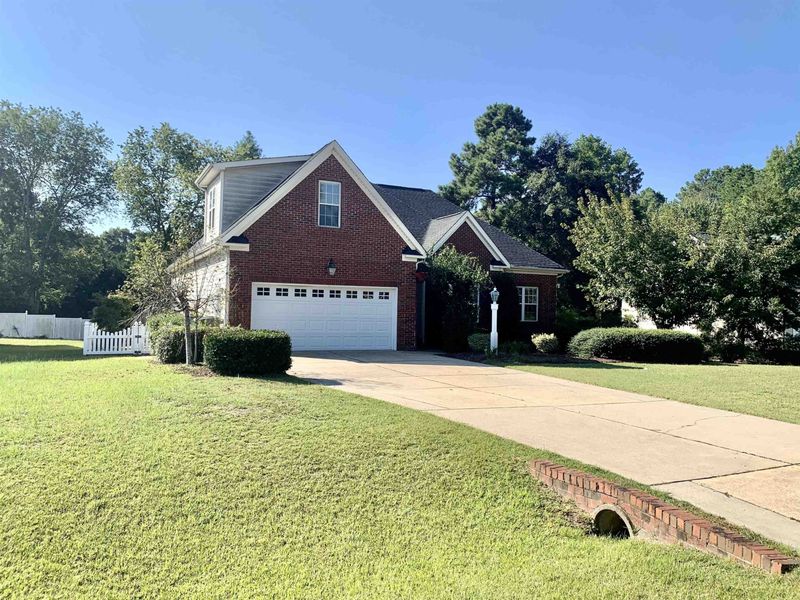 606 Occoneechee Dr, Fuquay Varina, NC 27526
