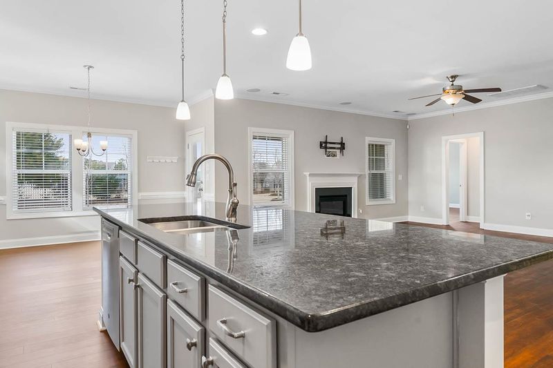 606 Sunland Dr, Knightdale, NC 27545