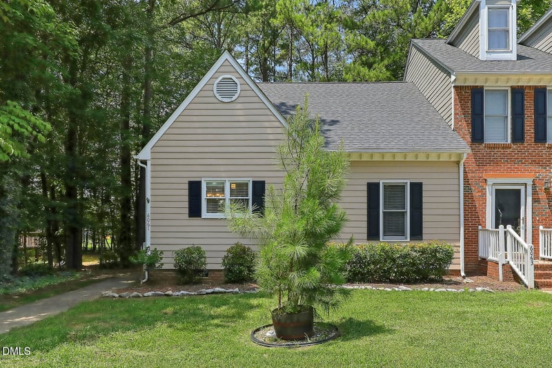 6061 Epping Forest Dr, Raleigh, NC 27613