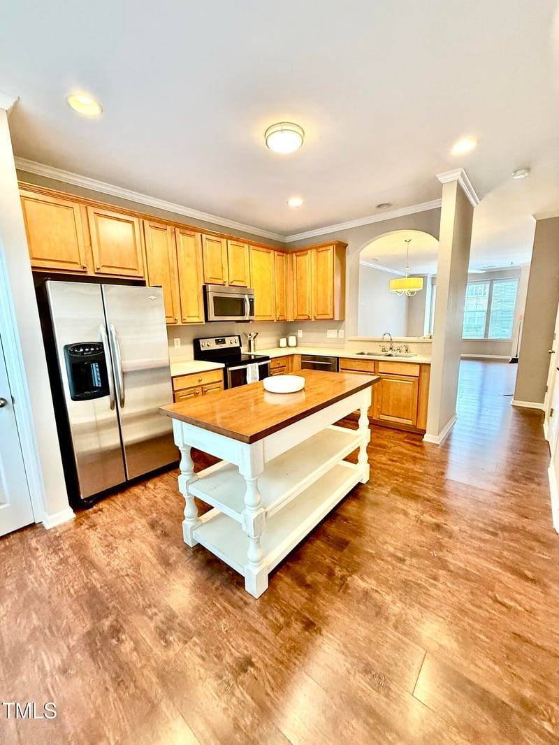 6064 Viking Dr, Raleigh, NC 27612