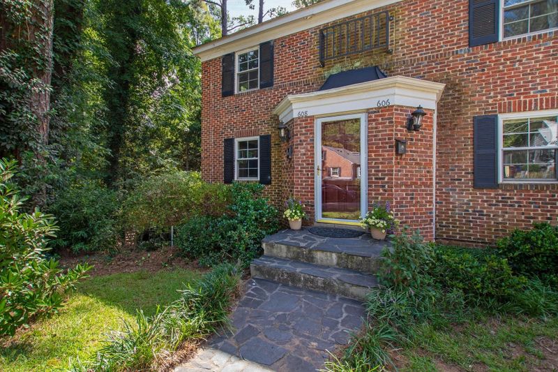 606608 Gardner St, Raleigh, NC 27607