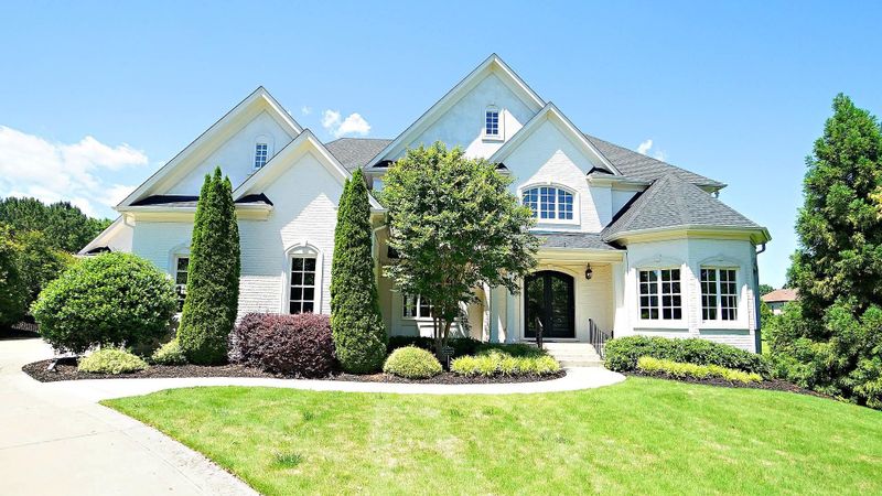 6067 Delshire Ct, Raleigh, NC 27617