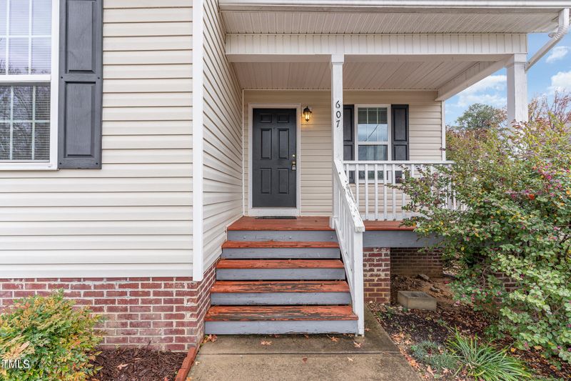 607 2nd St, Apex, NC 27502